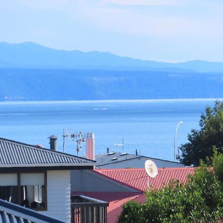 The Tuis Nest Villa Taupo Exterior photo